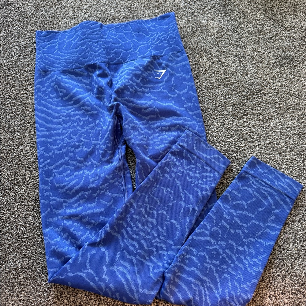 Gym shark leggings